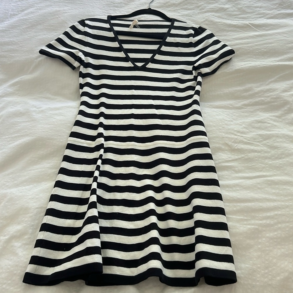 Trina by Trina Turk size small black and white stripe dress- tag 1/2 detached